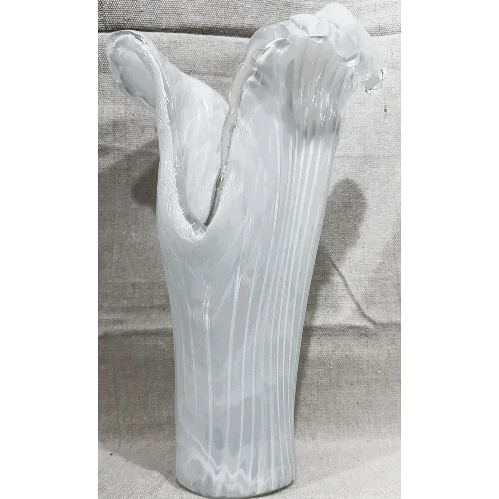 Vintage White Opalescent Hand Blown Glass Pulled Feather Art Vase 10.5
